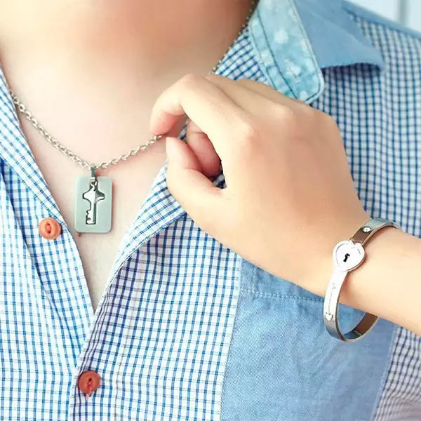 PULSERA LLAVE DEL CORAZÓN CON COLLAR